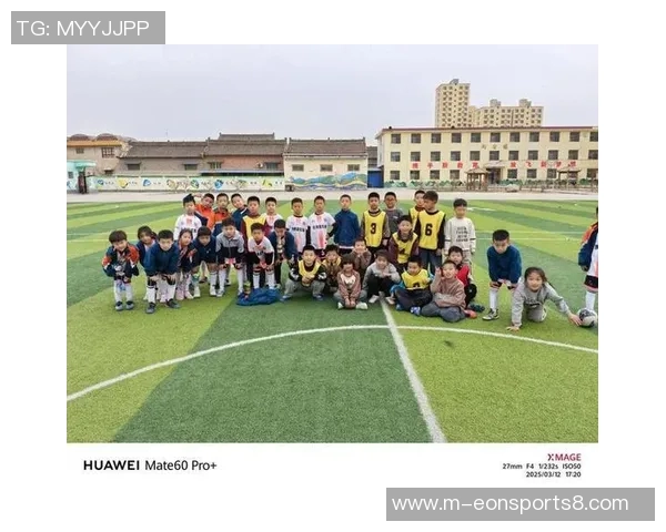 足球花蝴蝶舞动绿茵场展现青春活力与梦想追逐的精彩瞬间